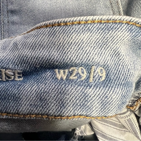 Vanilla Star Cheeky Super High-Rise Distressed Denim Shorts. Size: 29/9 - Picture 5 of 6